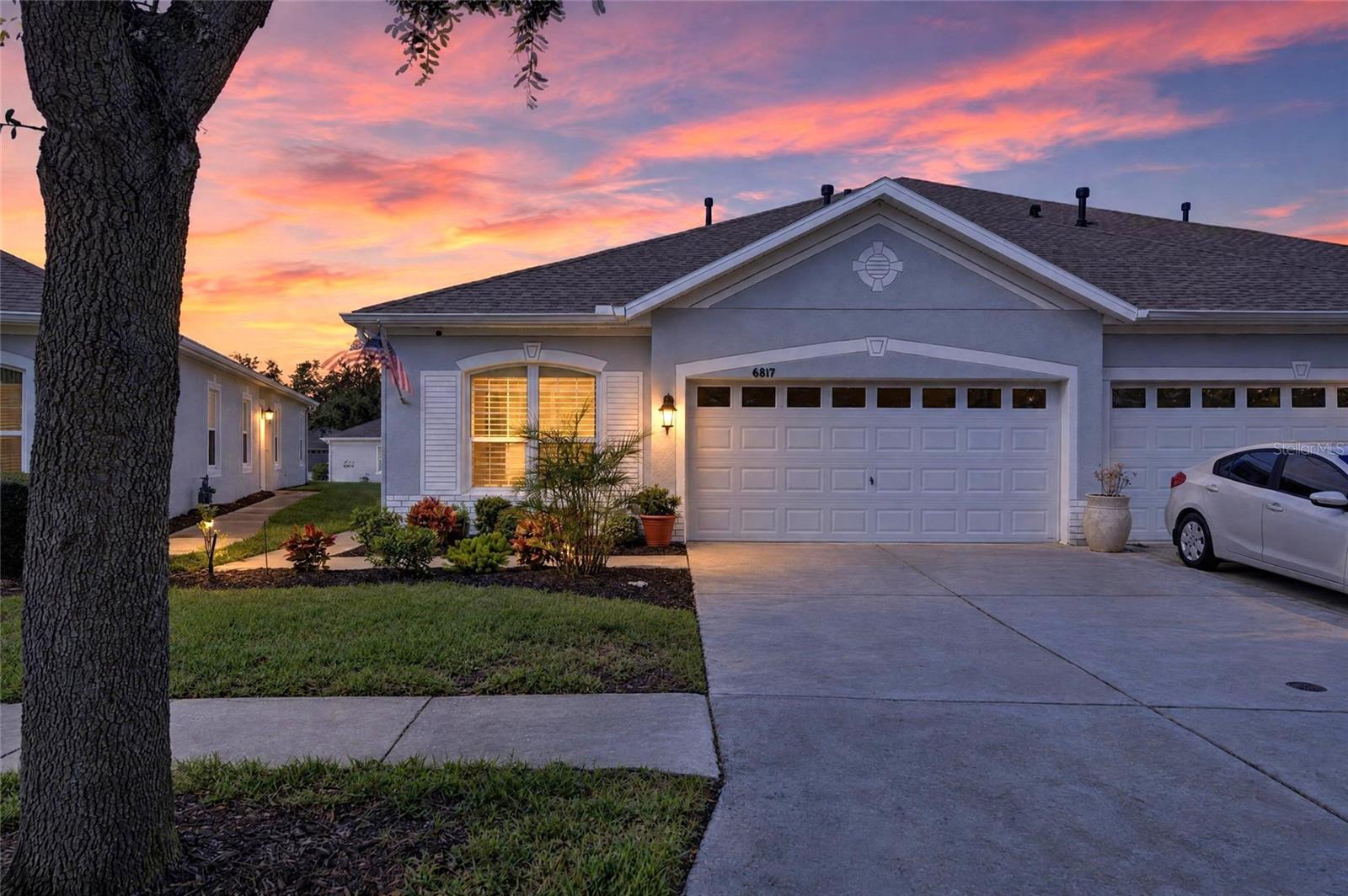 6817 SURREY OAK DR