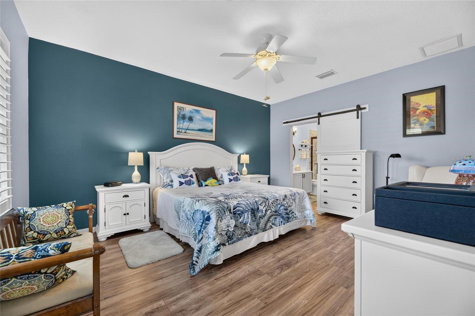 6817 SURREY OAK DR