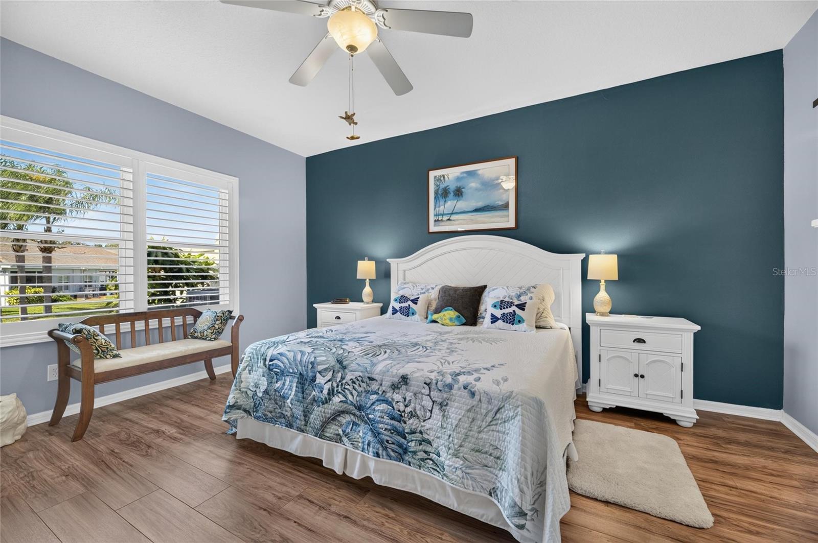 6817 SURREY OAK DR