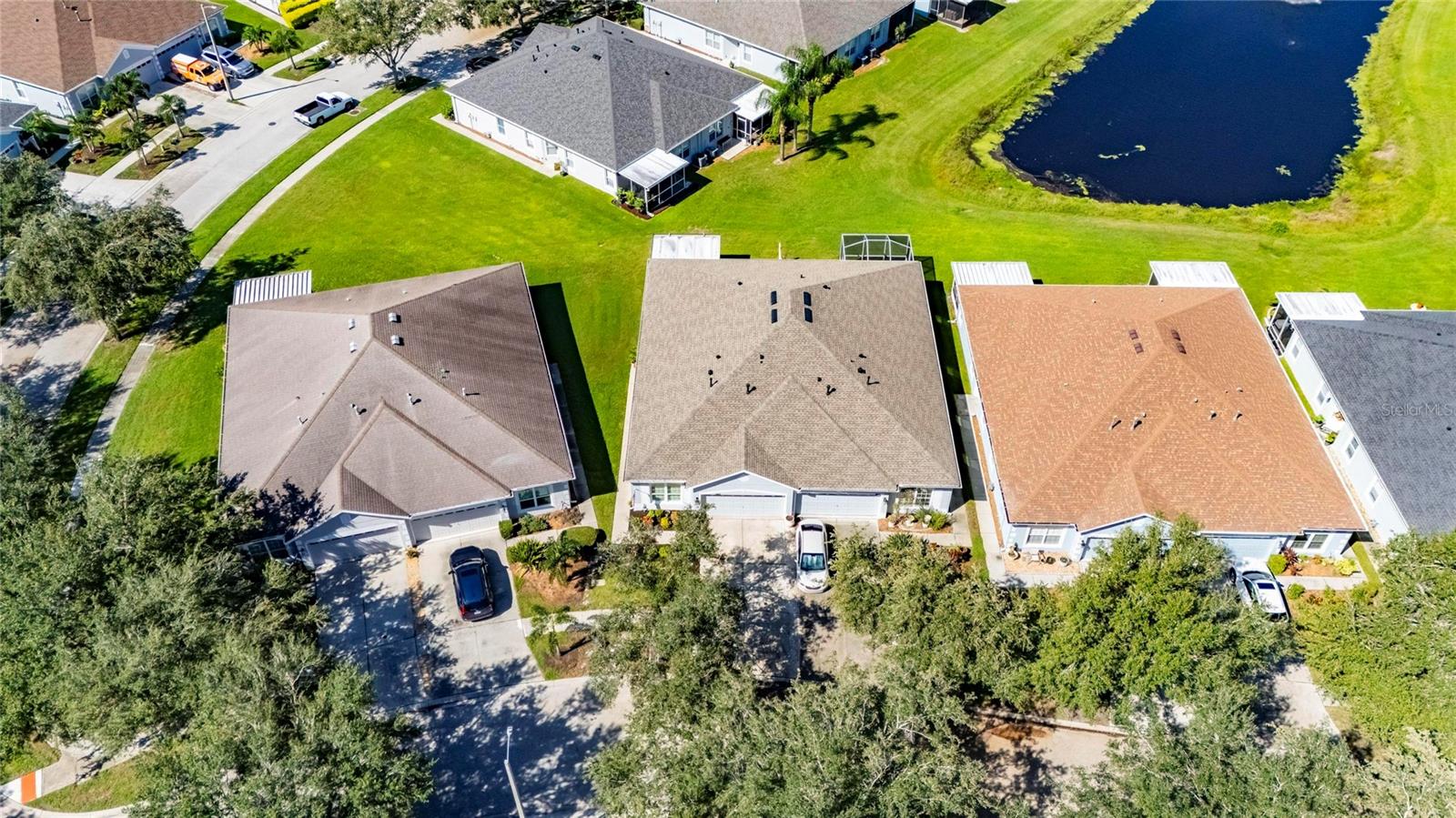 6817 SURREY OAK DR