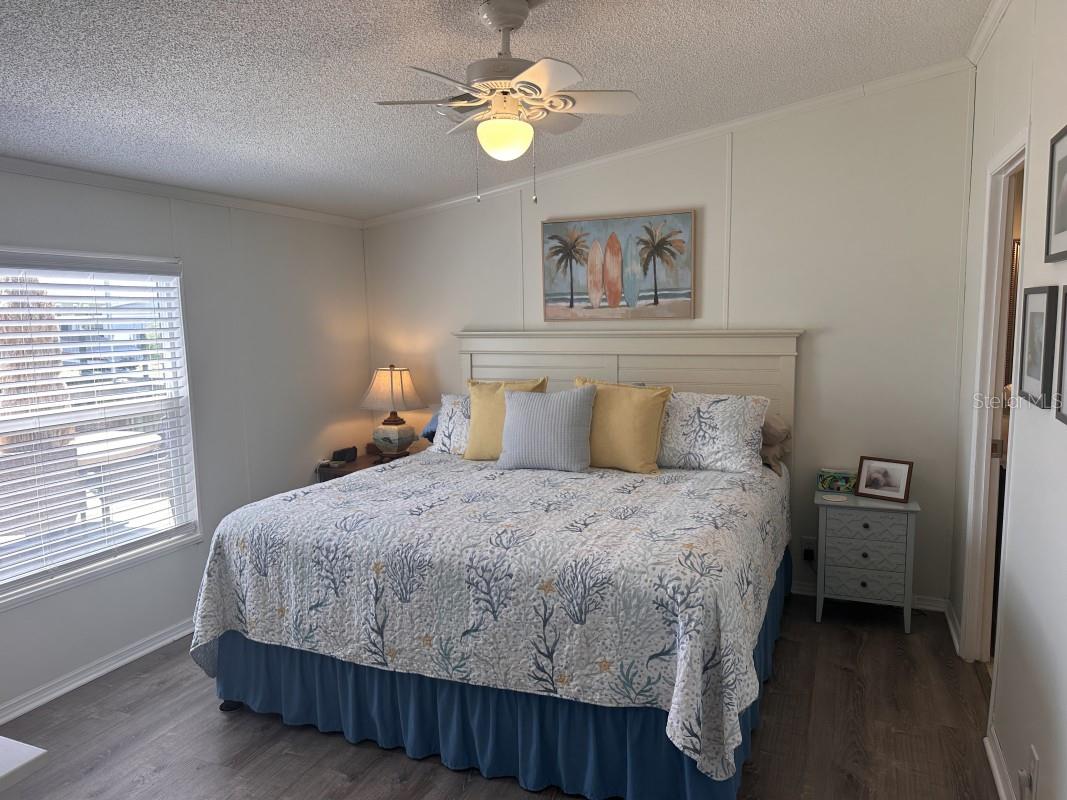 122 W SAINT ANNES CIR