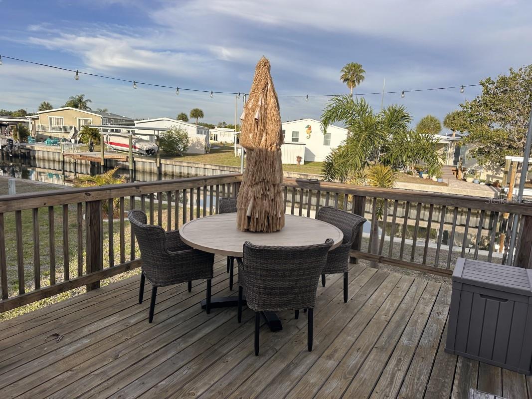 122 W SAINT ANNES CIR