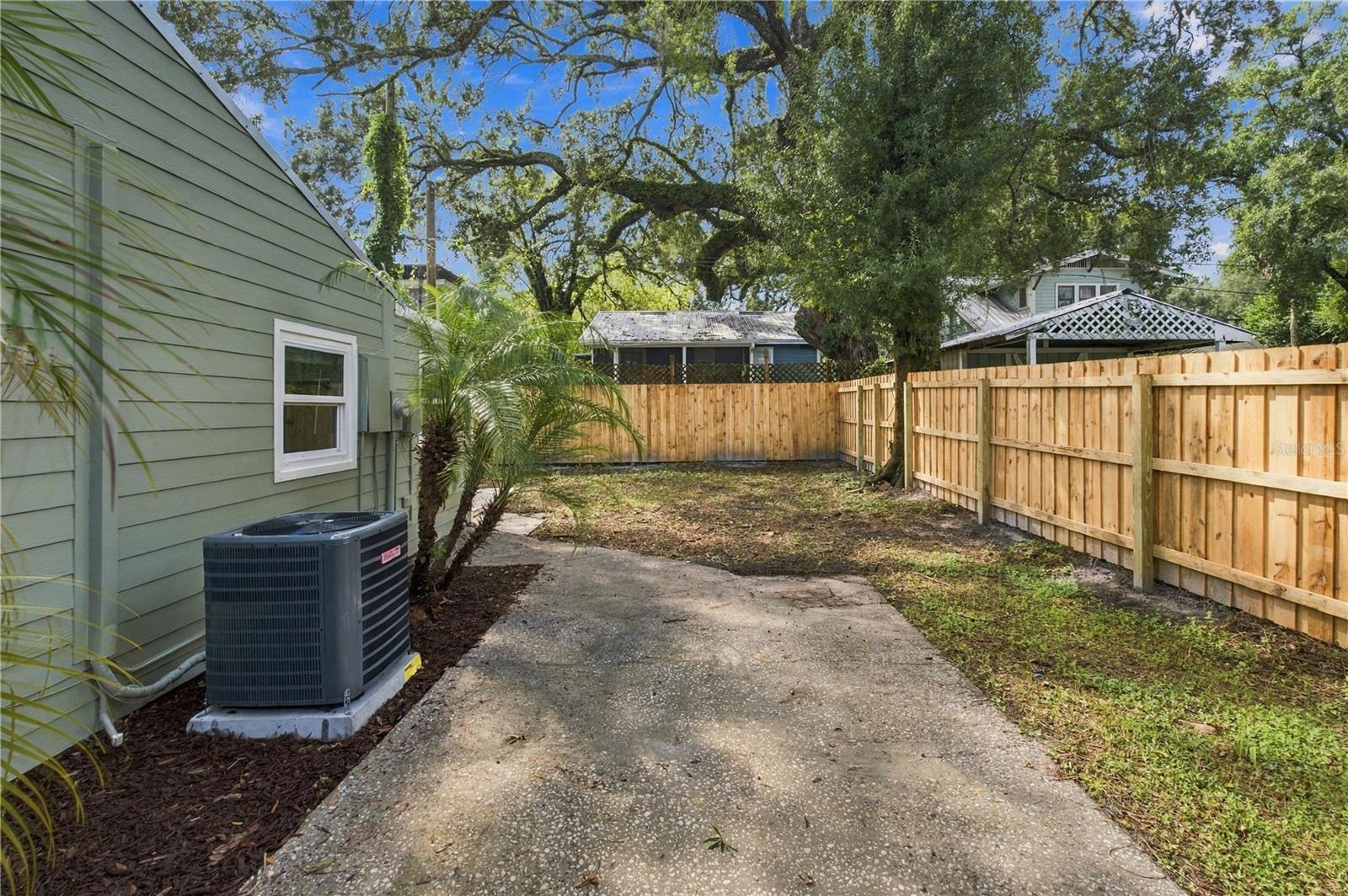 39 HAMILTON HEATH DR