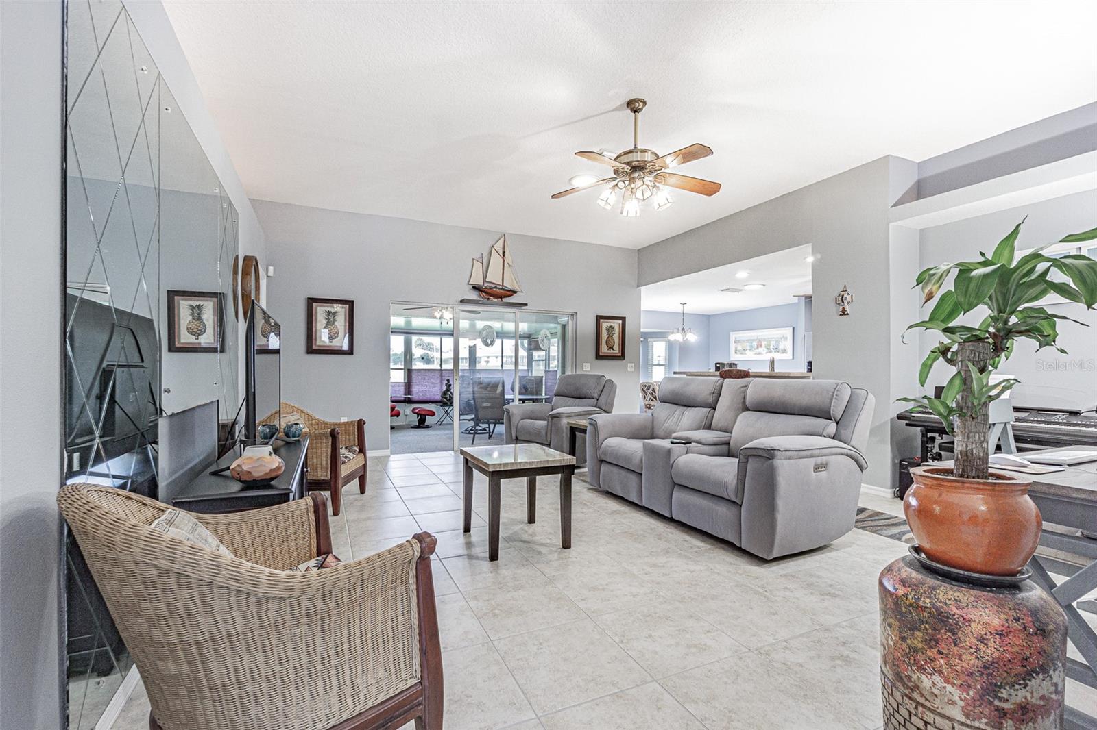 10829 MOSHIE LN