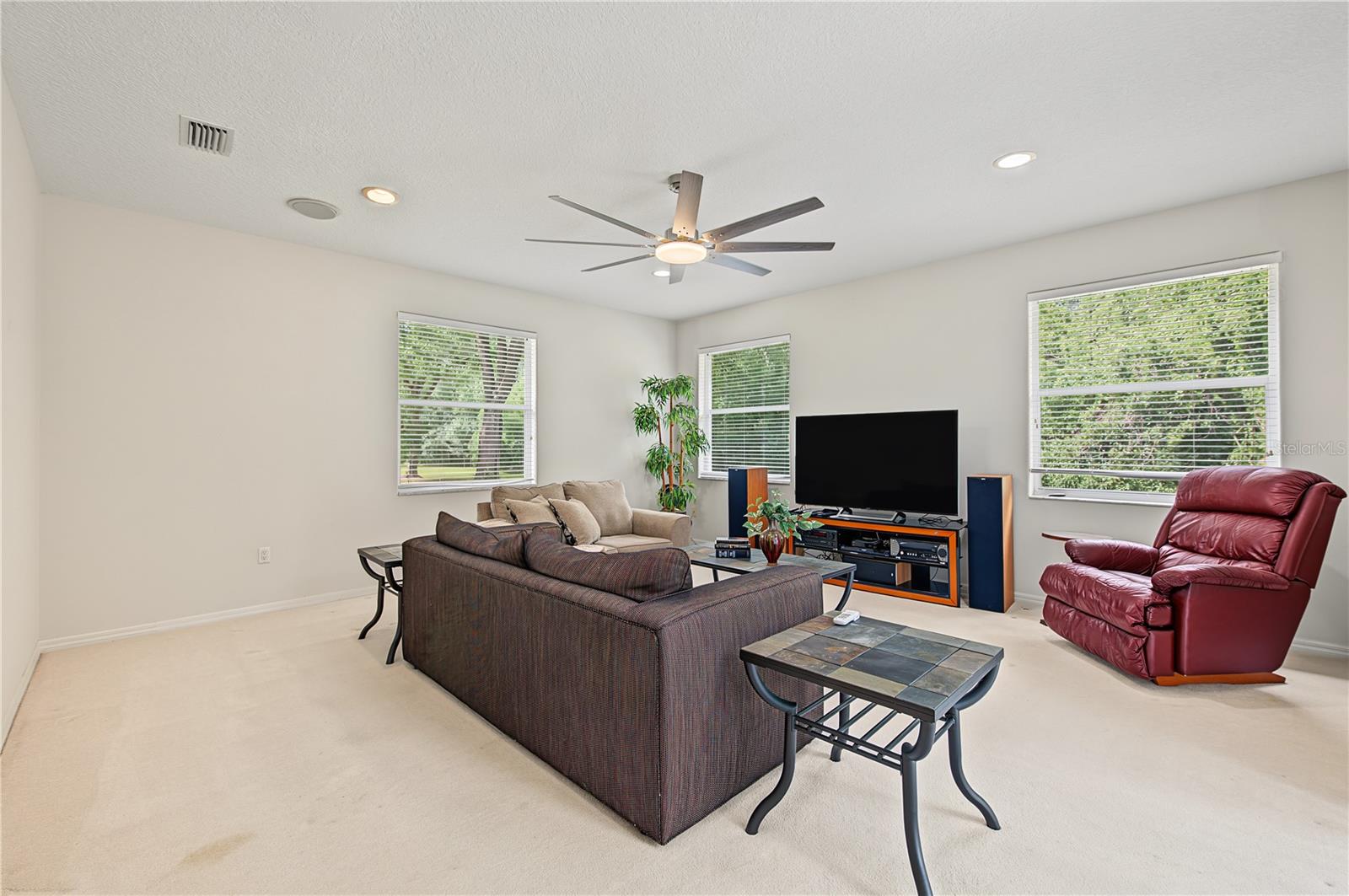 915 LAKE THOMAS LN