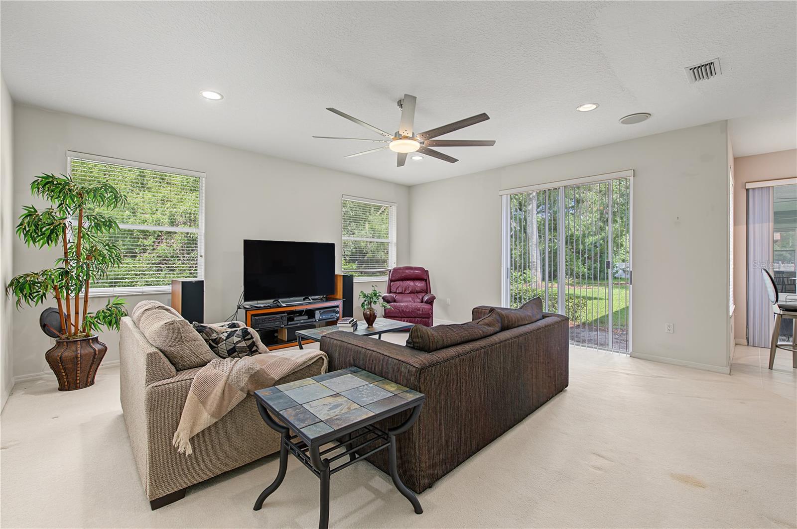 915 LAKE THOMAS LN
