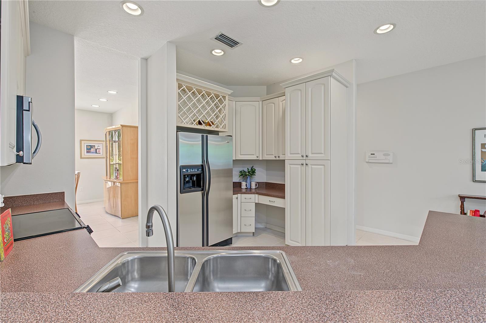 915 LAKE THOMAS LN