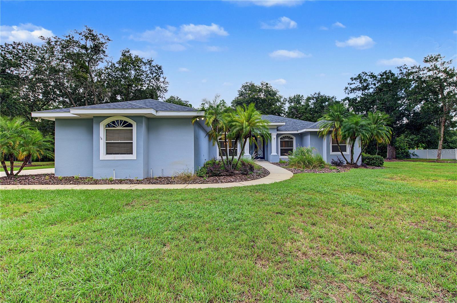 915 LAKE THOMAS LN
