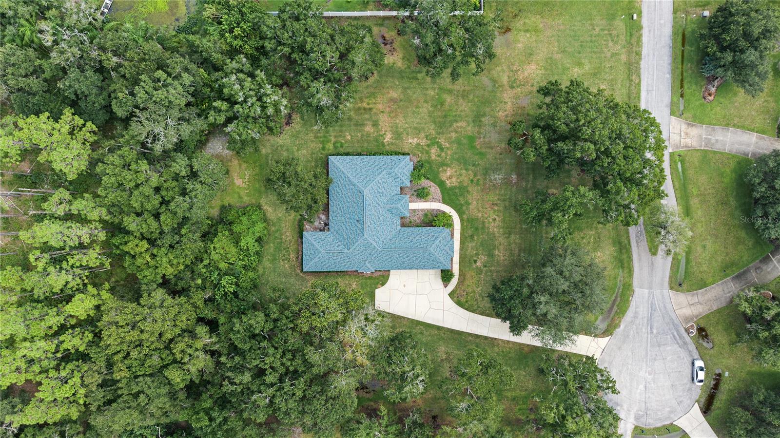 915 LAKE THOMAS LN
