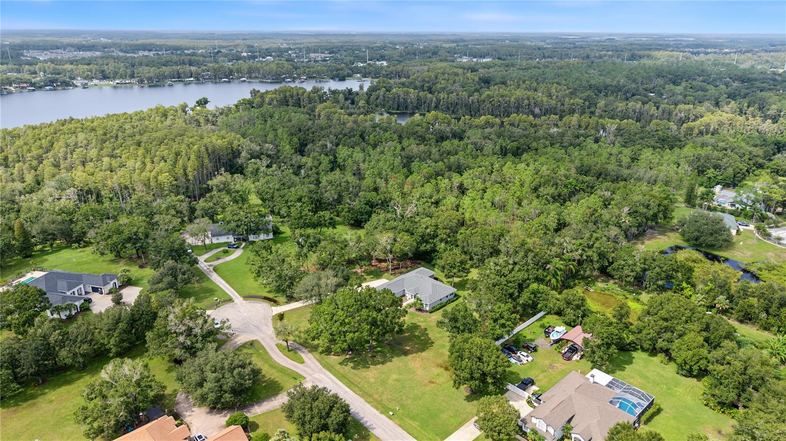915 LAKE THOMAS LN