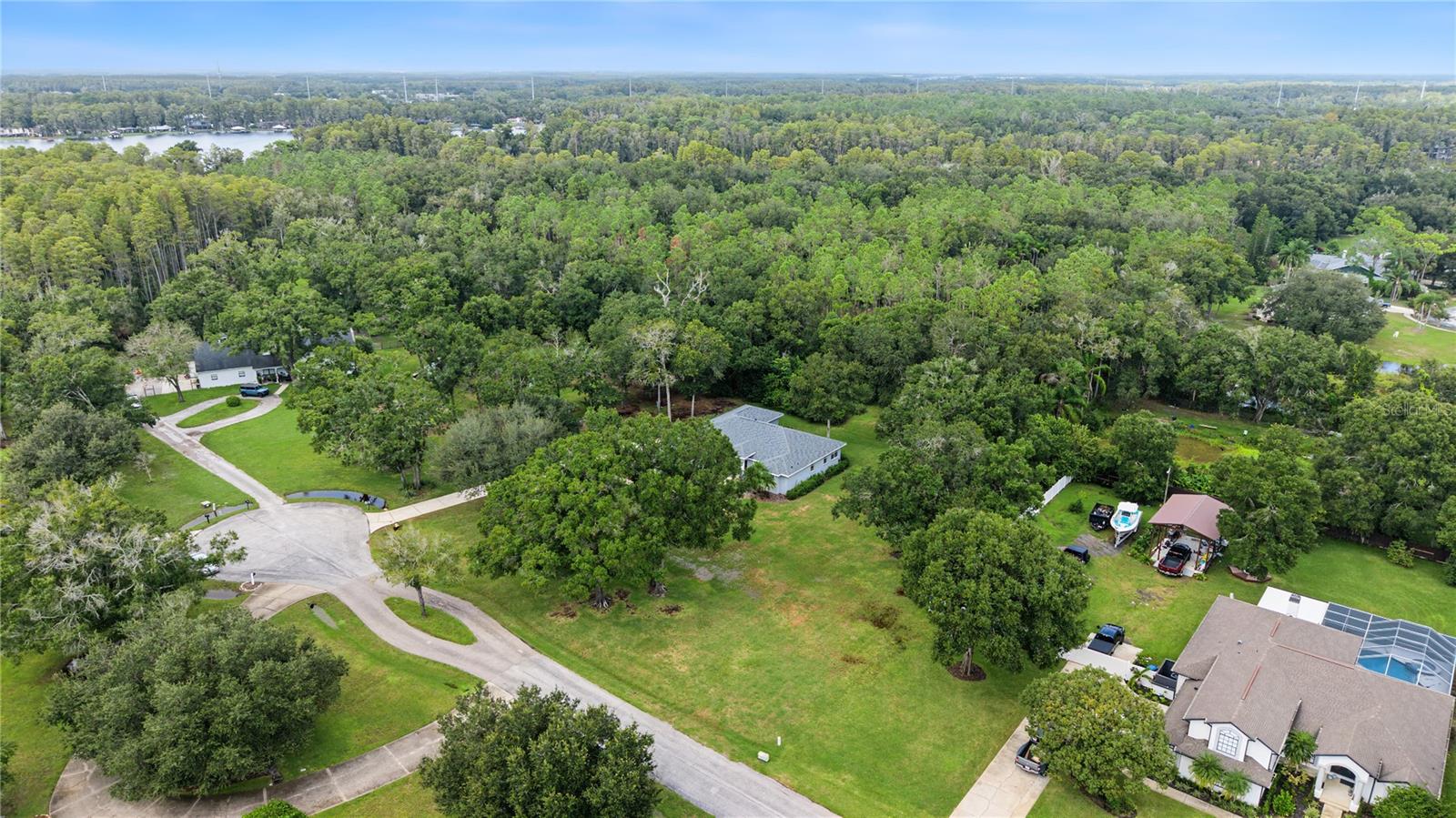 915 LAKE THOMAS LN