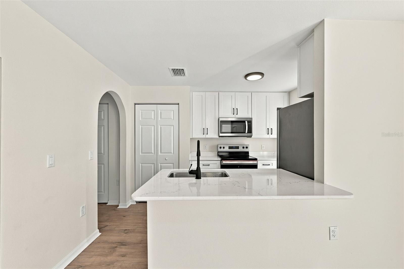 9951 ASHBURN LAKE DR