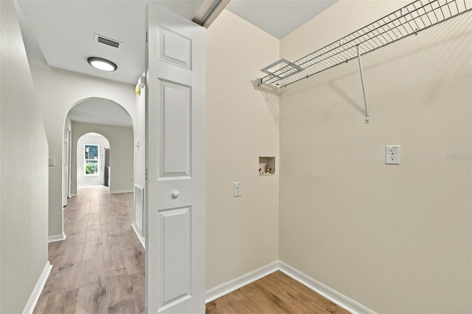 9951 ASHBURN LAKE DR