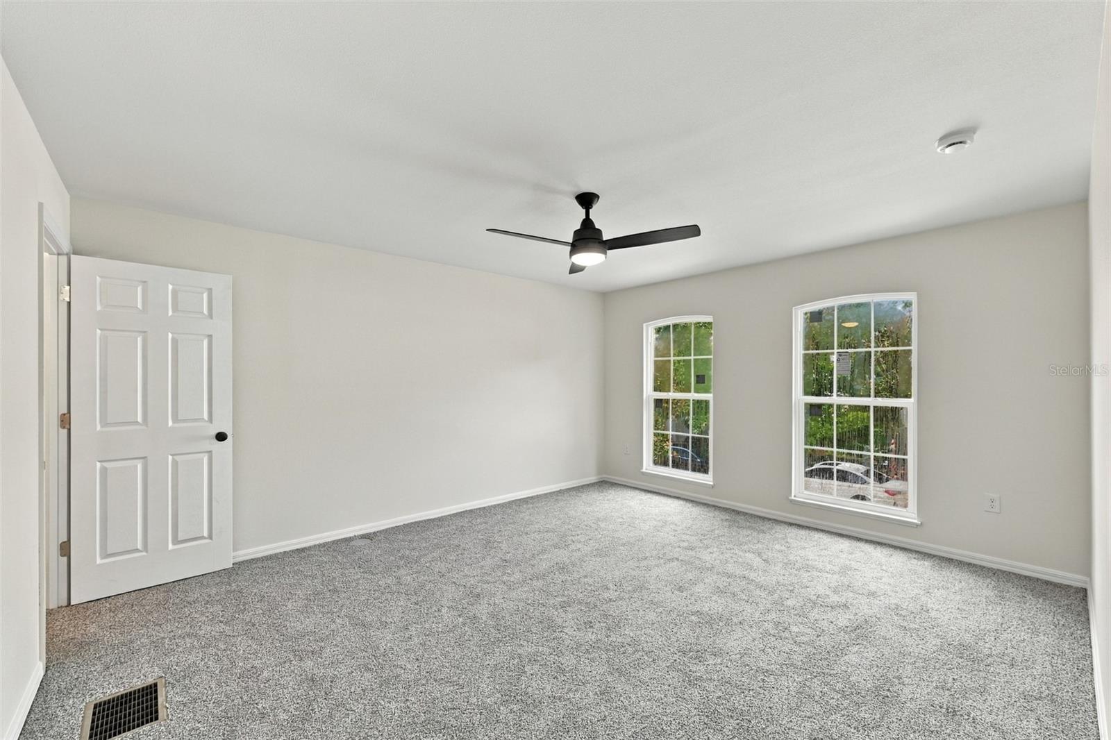 9951 ASHBURN LAKE DR