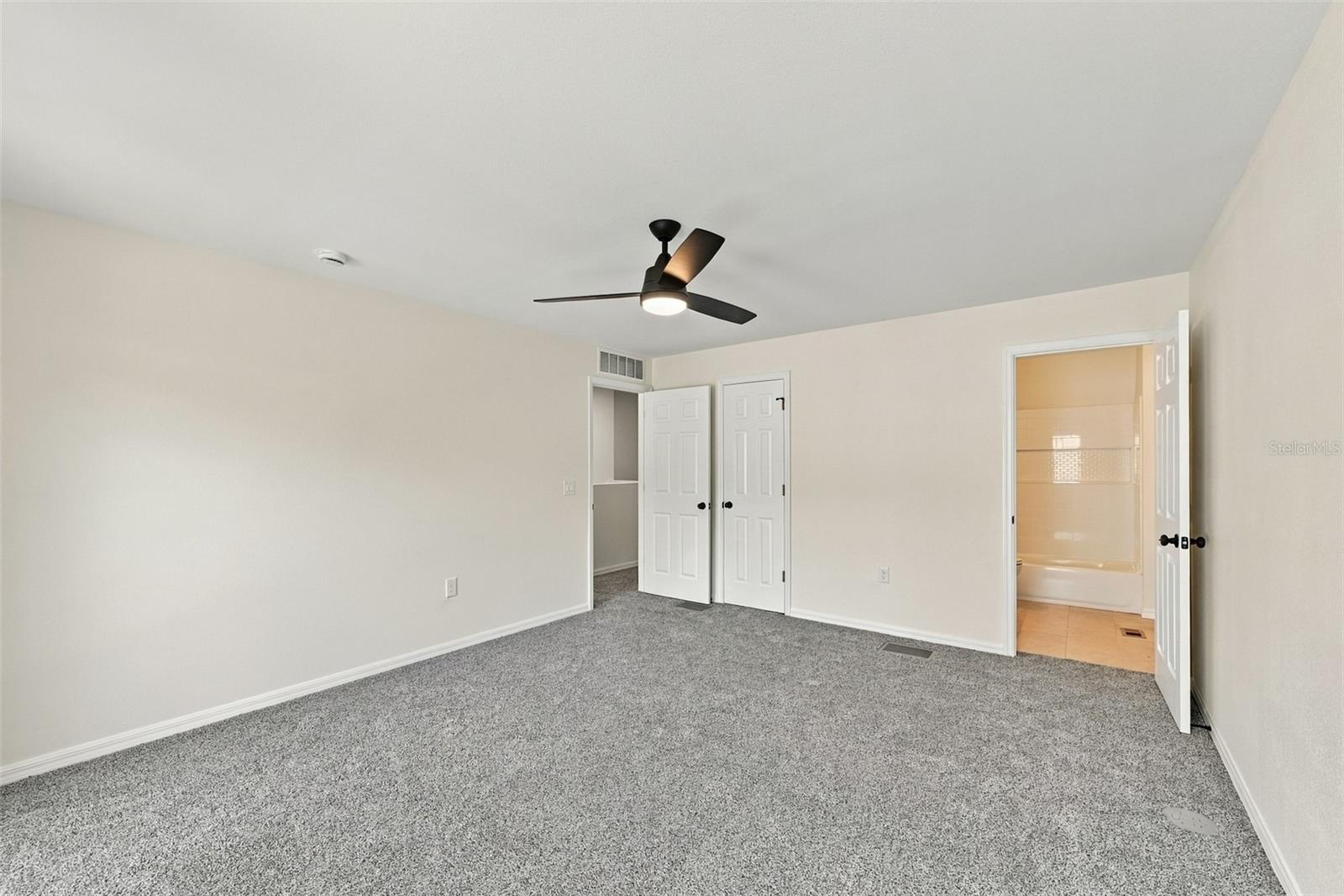 9951 ASHBURN LAKE DR