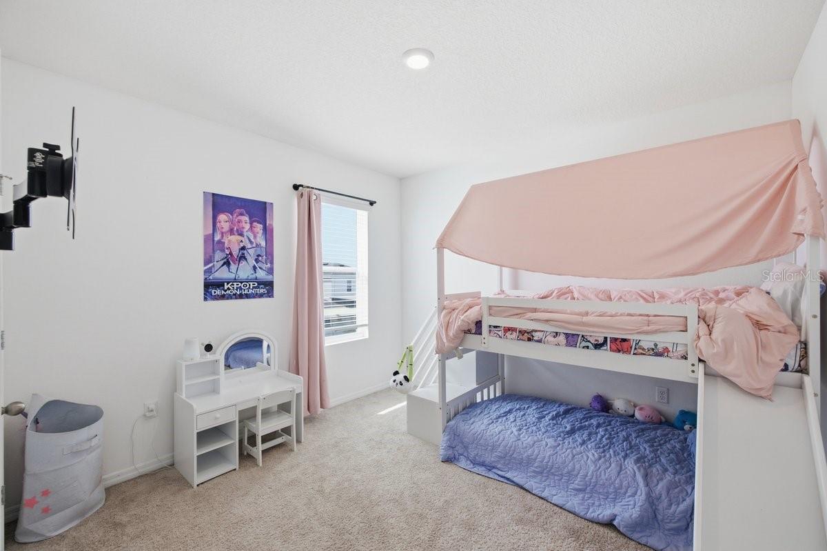 17063 OVAL RUM DR
