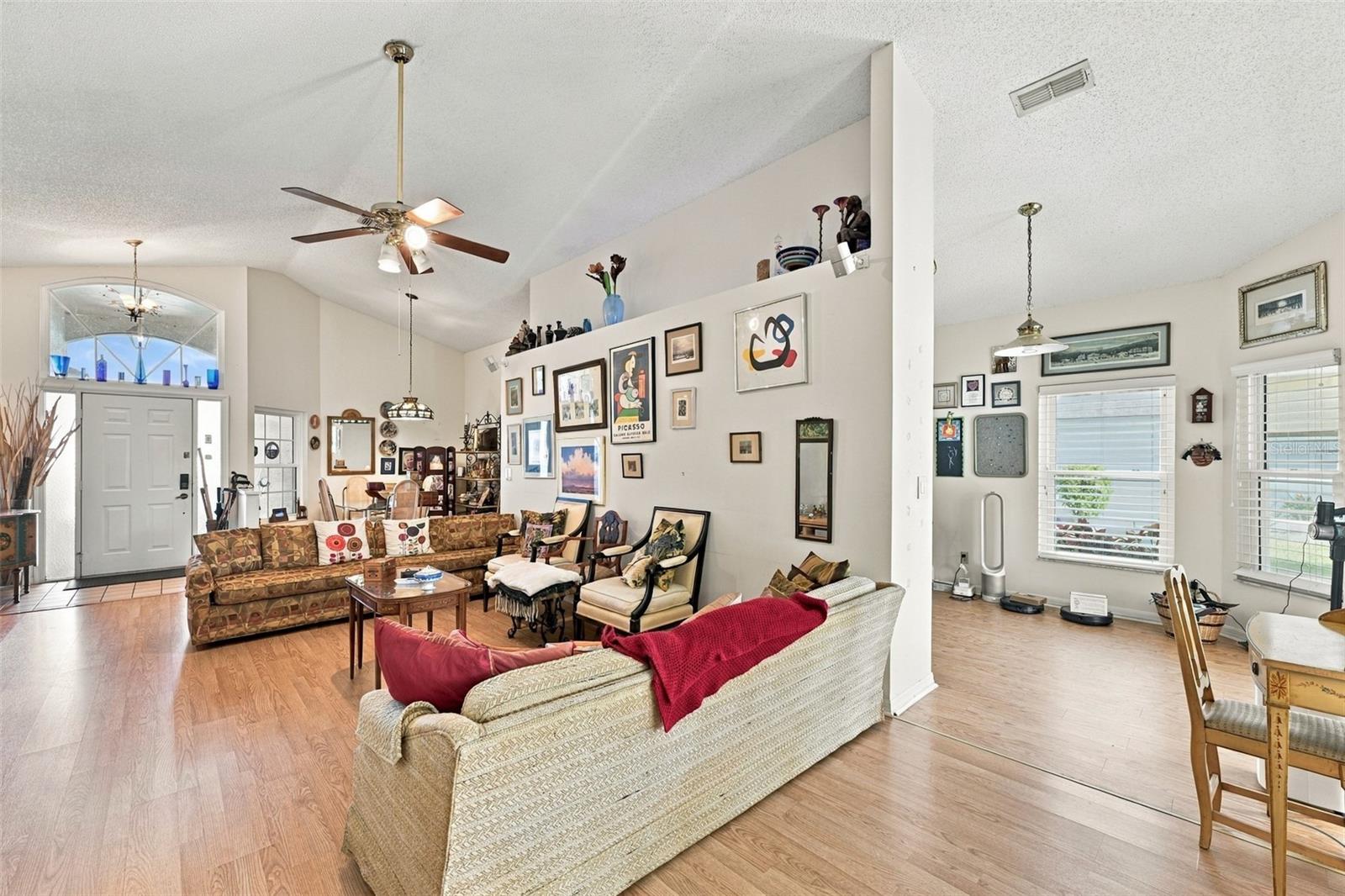 1803 E DEL WEBB BLVD