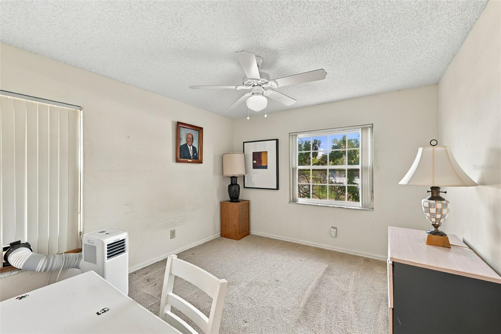 1803 E DEL WEBB BLVD