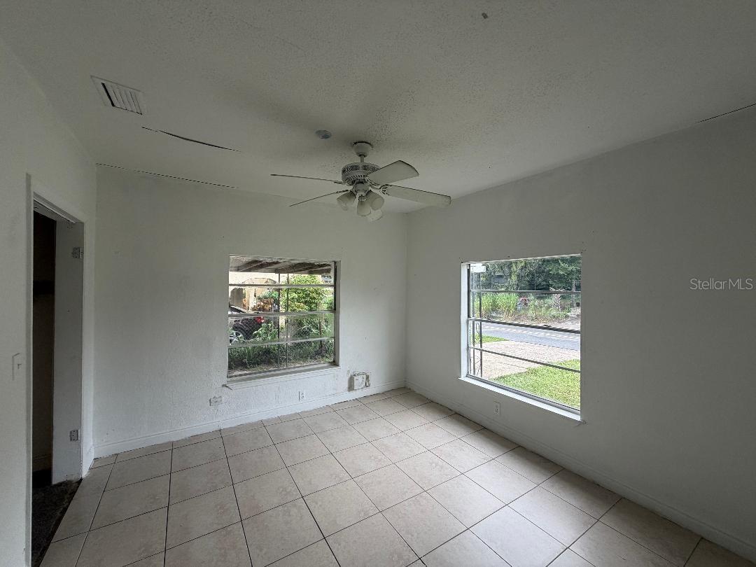2921 E 24TH