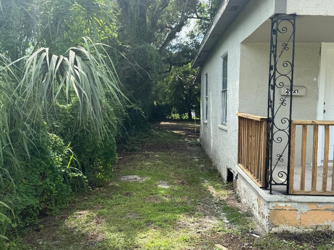 2921 E 24TH