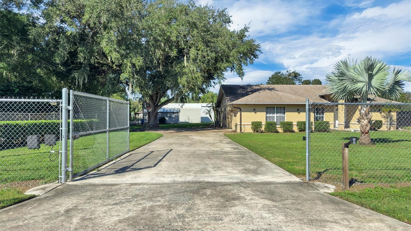 302 N WEBB RD
