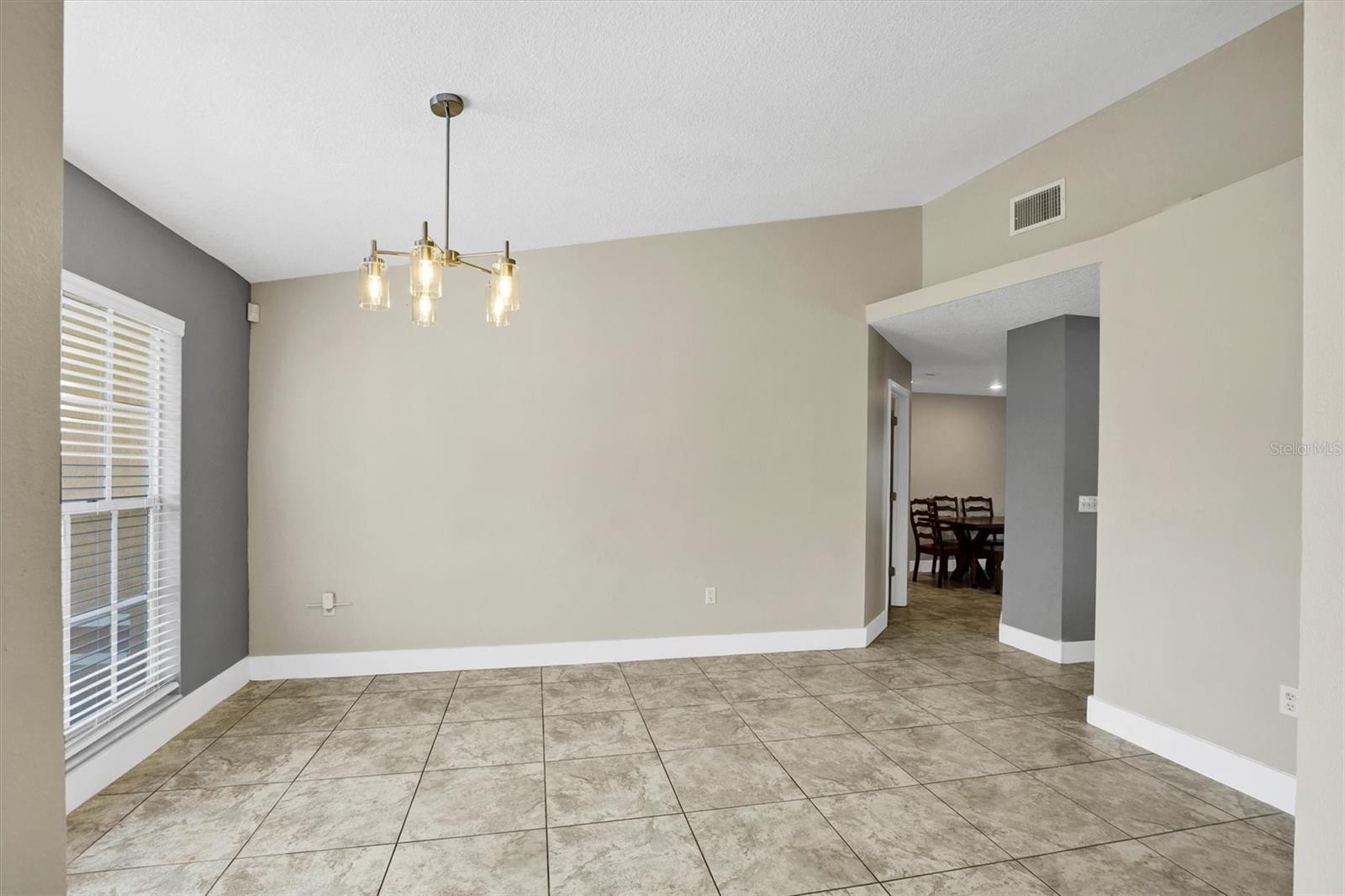 302 N WEBB RD