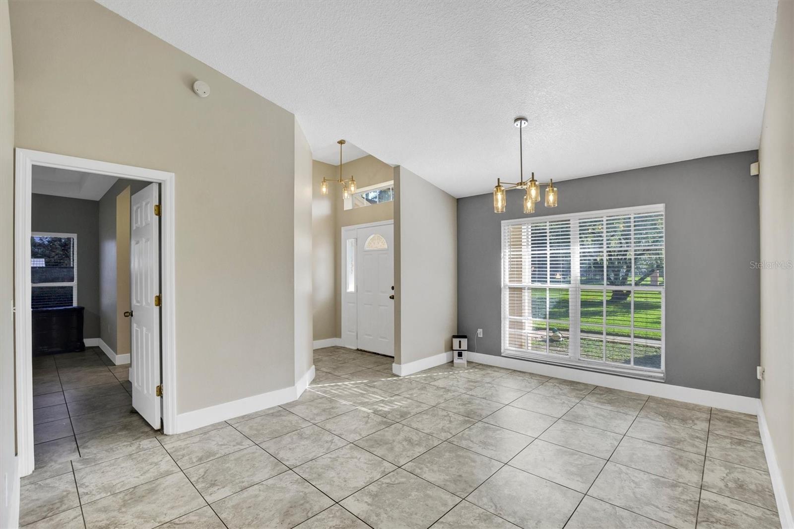 302 N WEBB RD