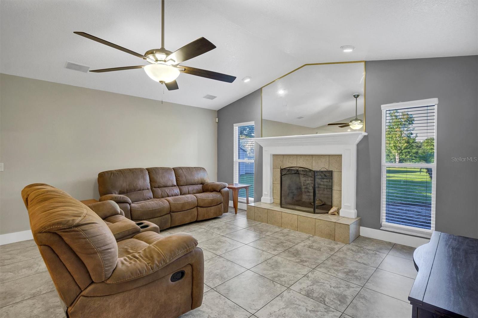 302 N WEBB RD
