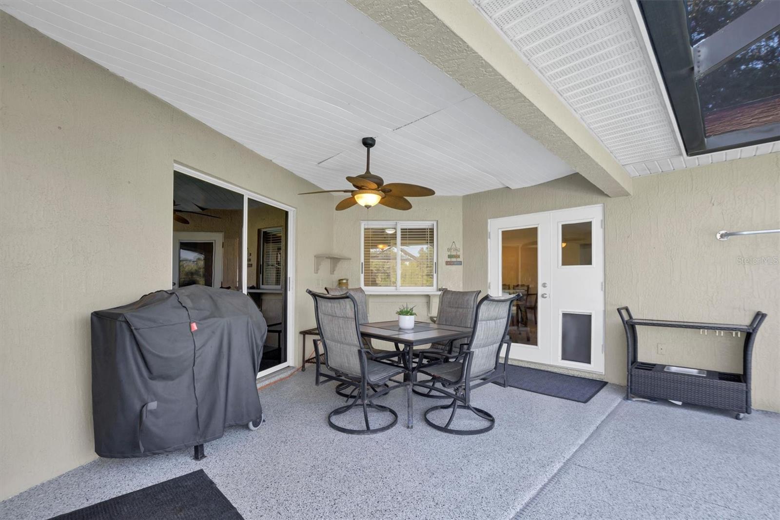 302 N WEBB RD