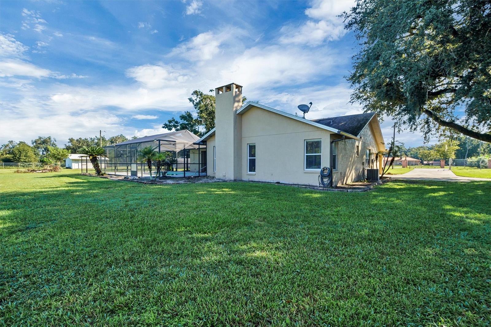 302 N WEBB RD