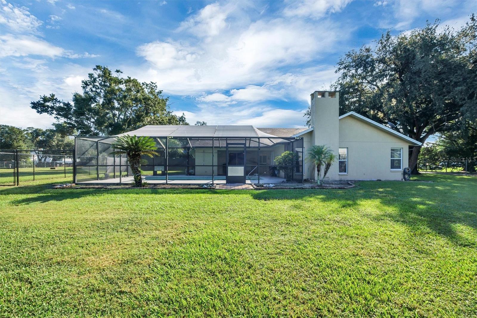 302 N WEBB RD