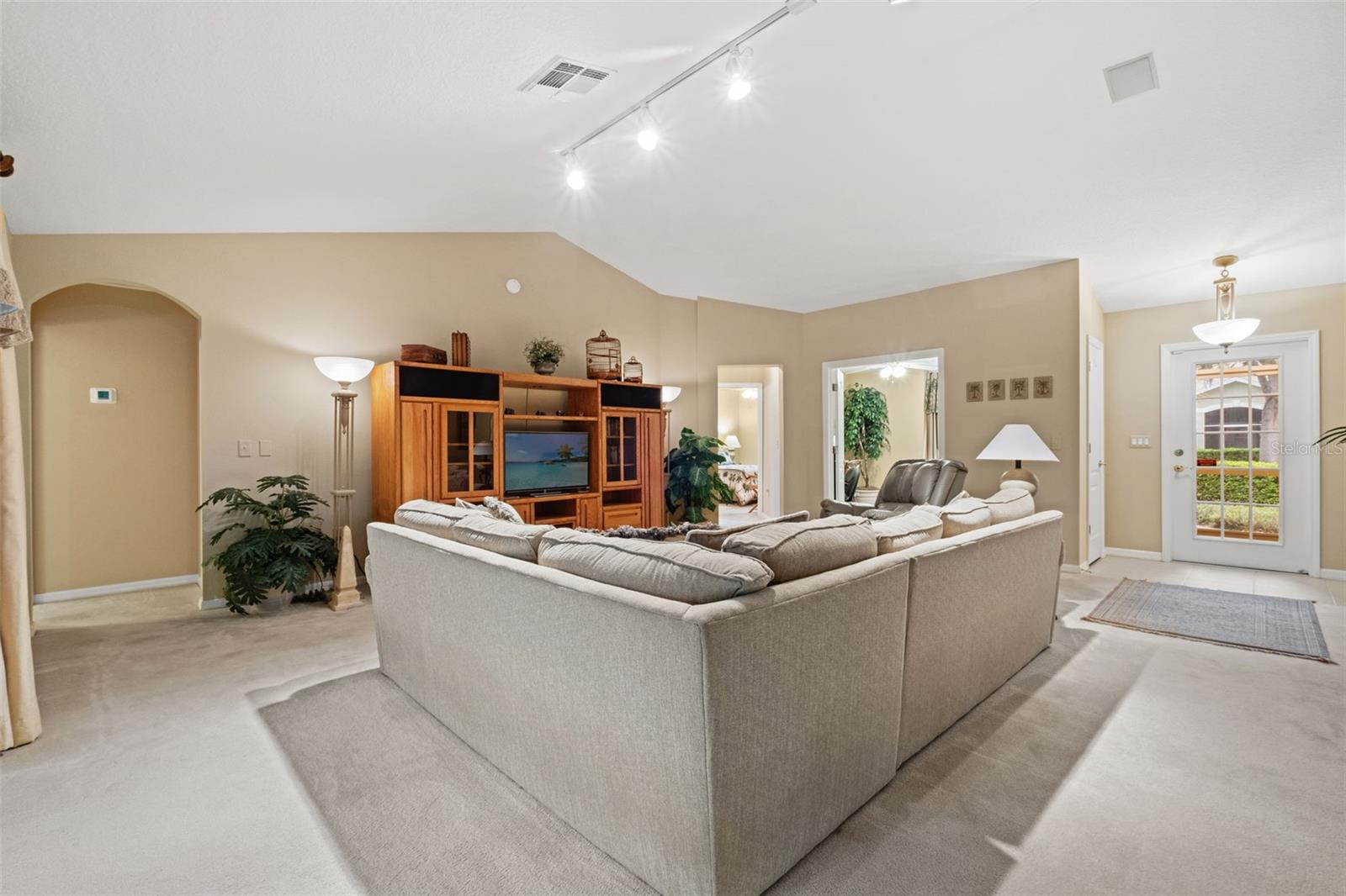 10628 COLLAR DR