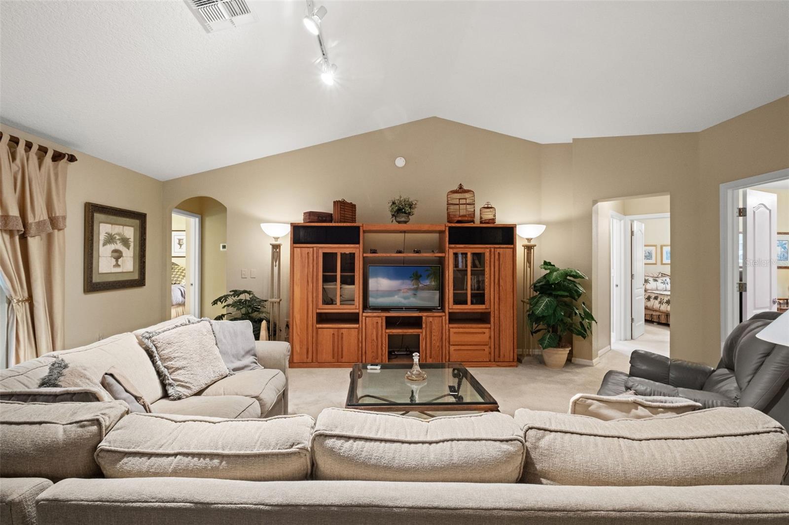 10628 COLLAR DR