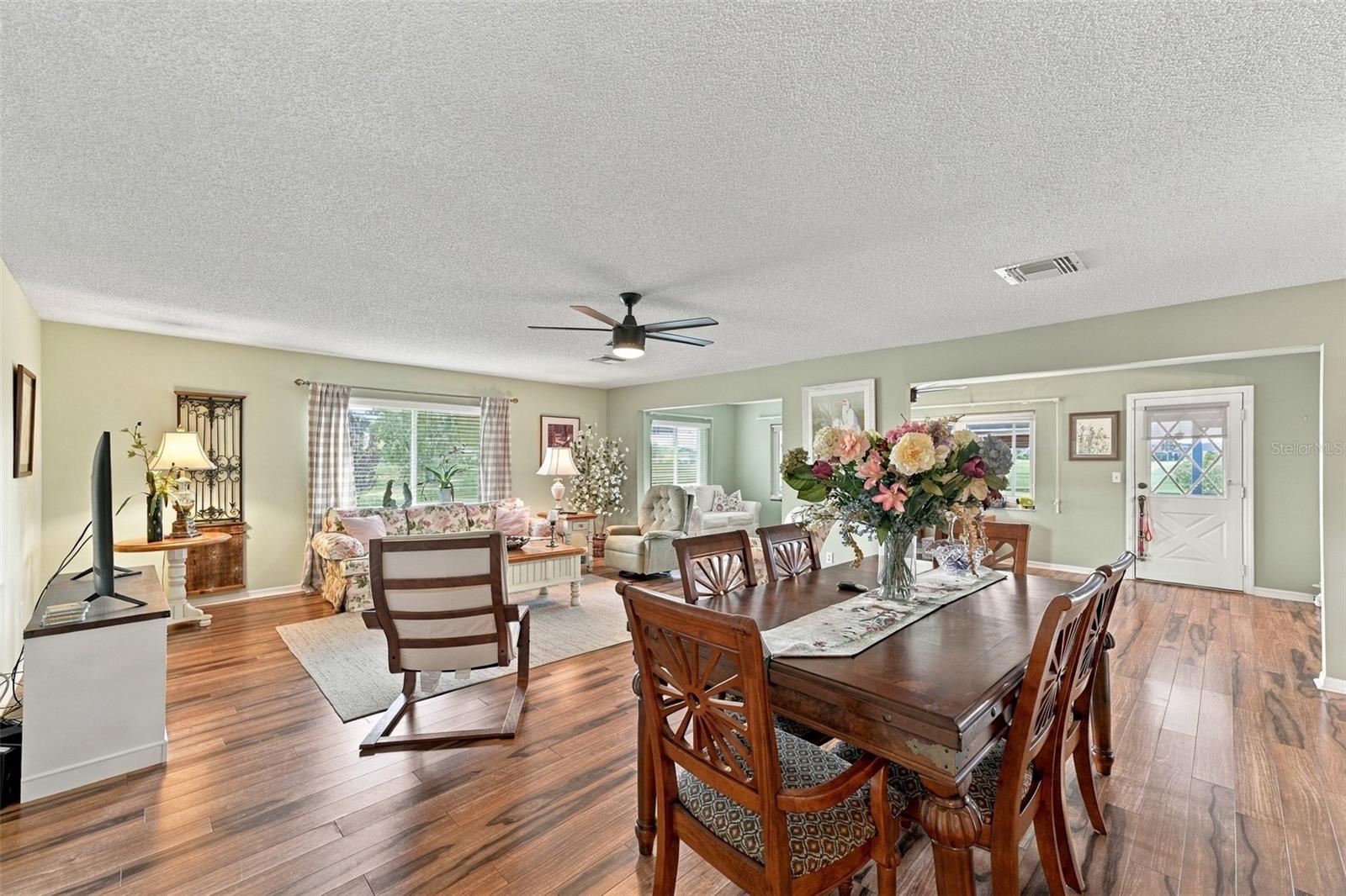 1611 WOODMAR DR