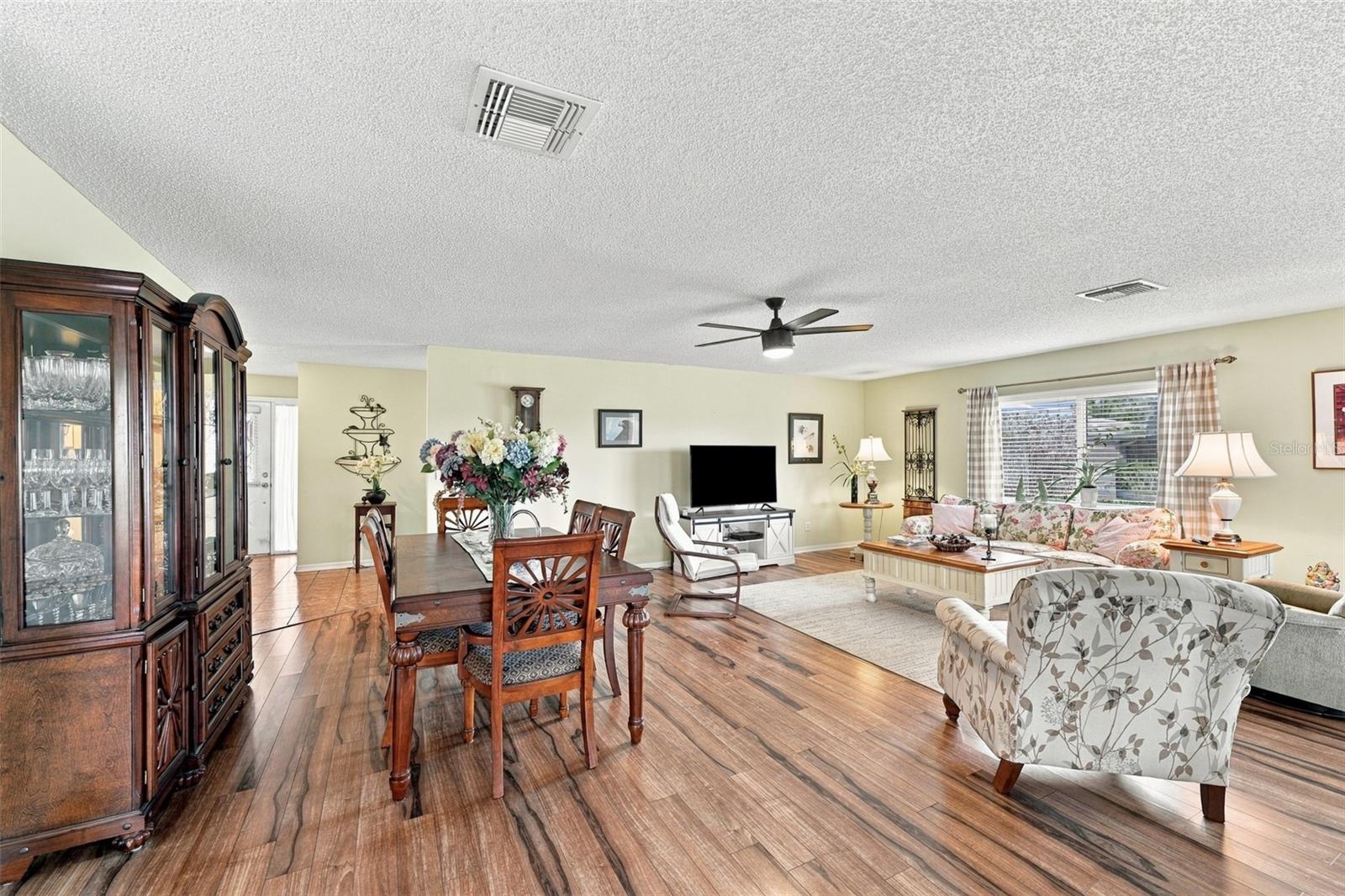 1611 WOODMAR DR