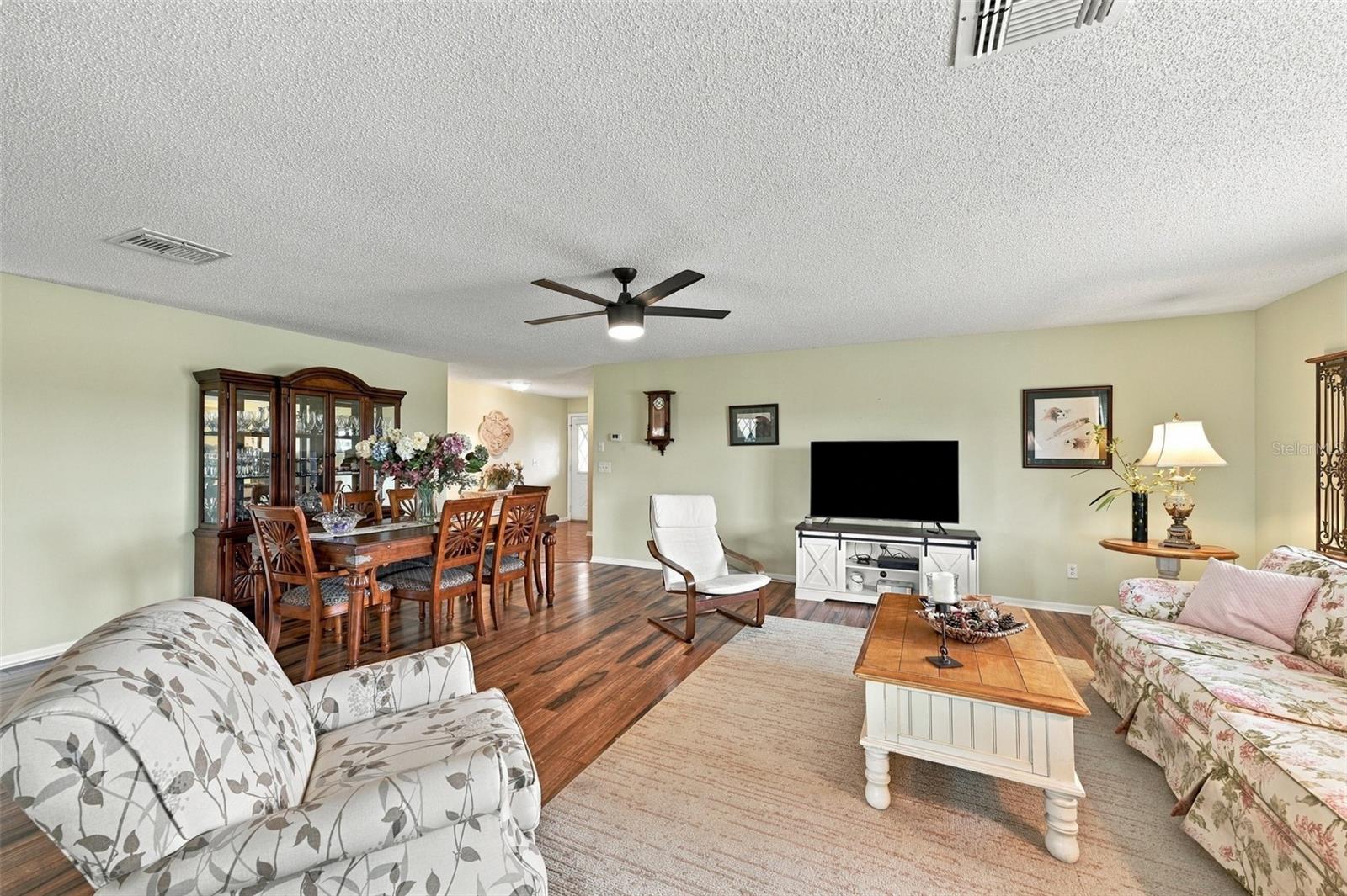 1611 WOODMAR DR