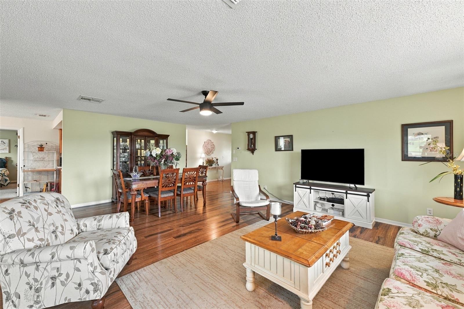 1611 WOODMAR DR