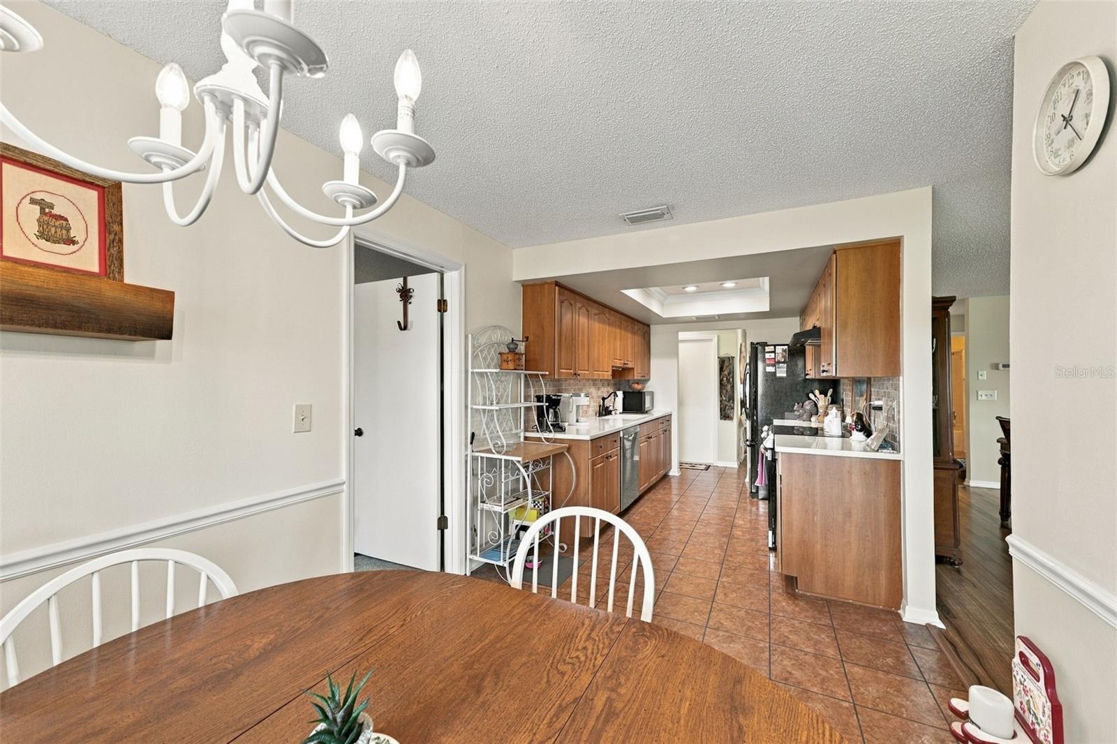 1611 WOODMAR DR