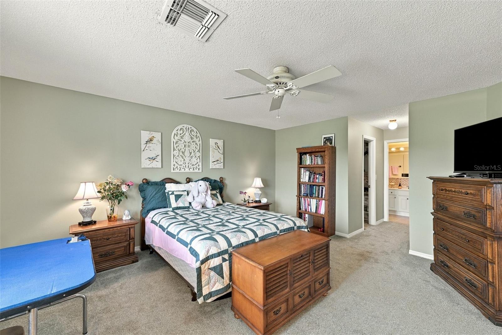 1611 WOODMAR DR