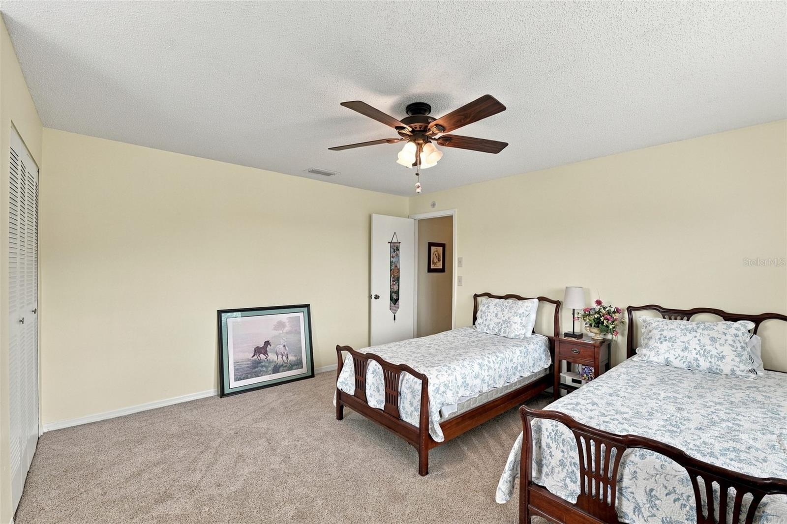 1611 WOODMAR DR