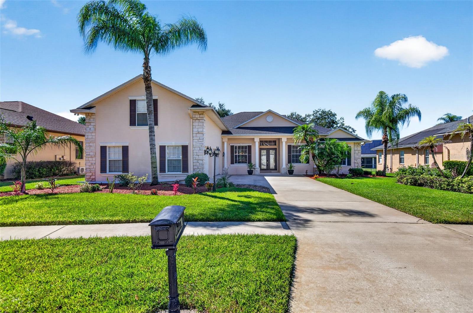 725 CITRUS WOOD LN