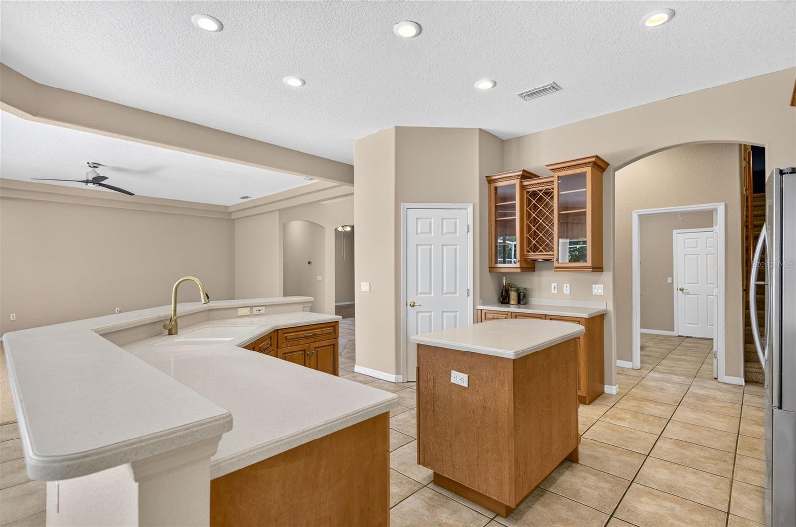 725 CITRUS WOOD LN