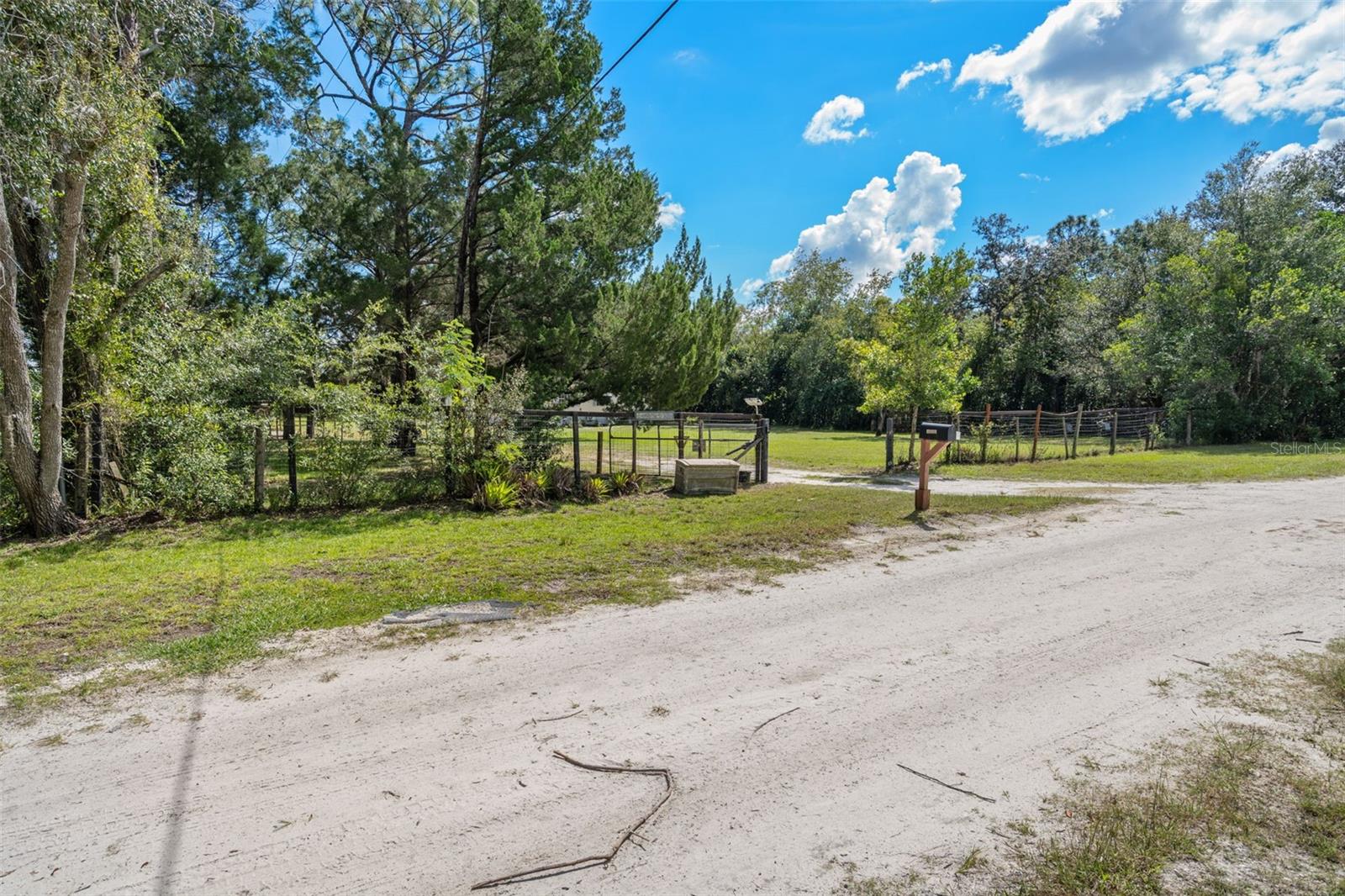 18446 EDGEWOOD DR