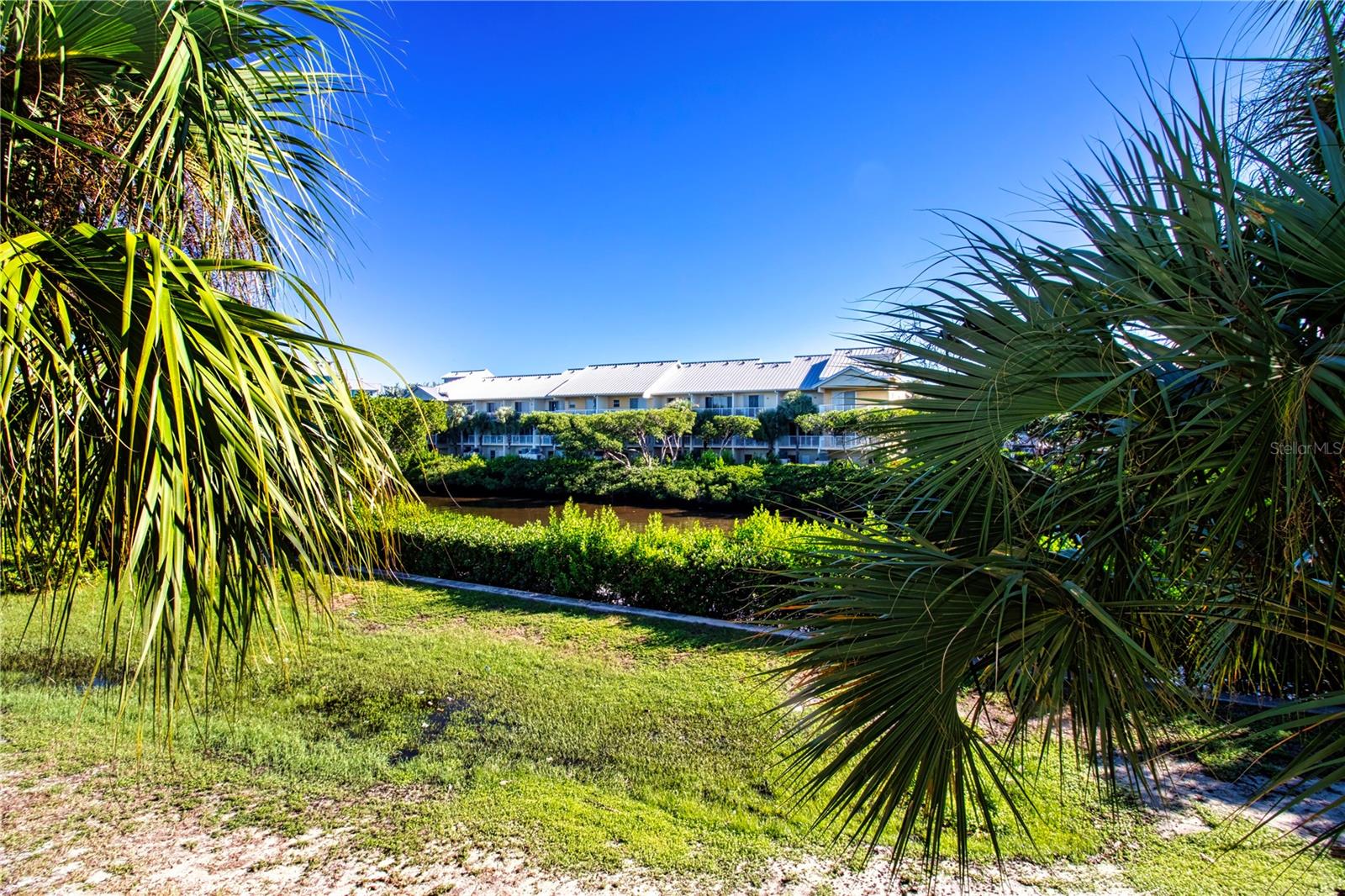 3271 MANGROVE POINT