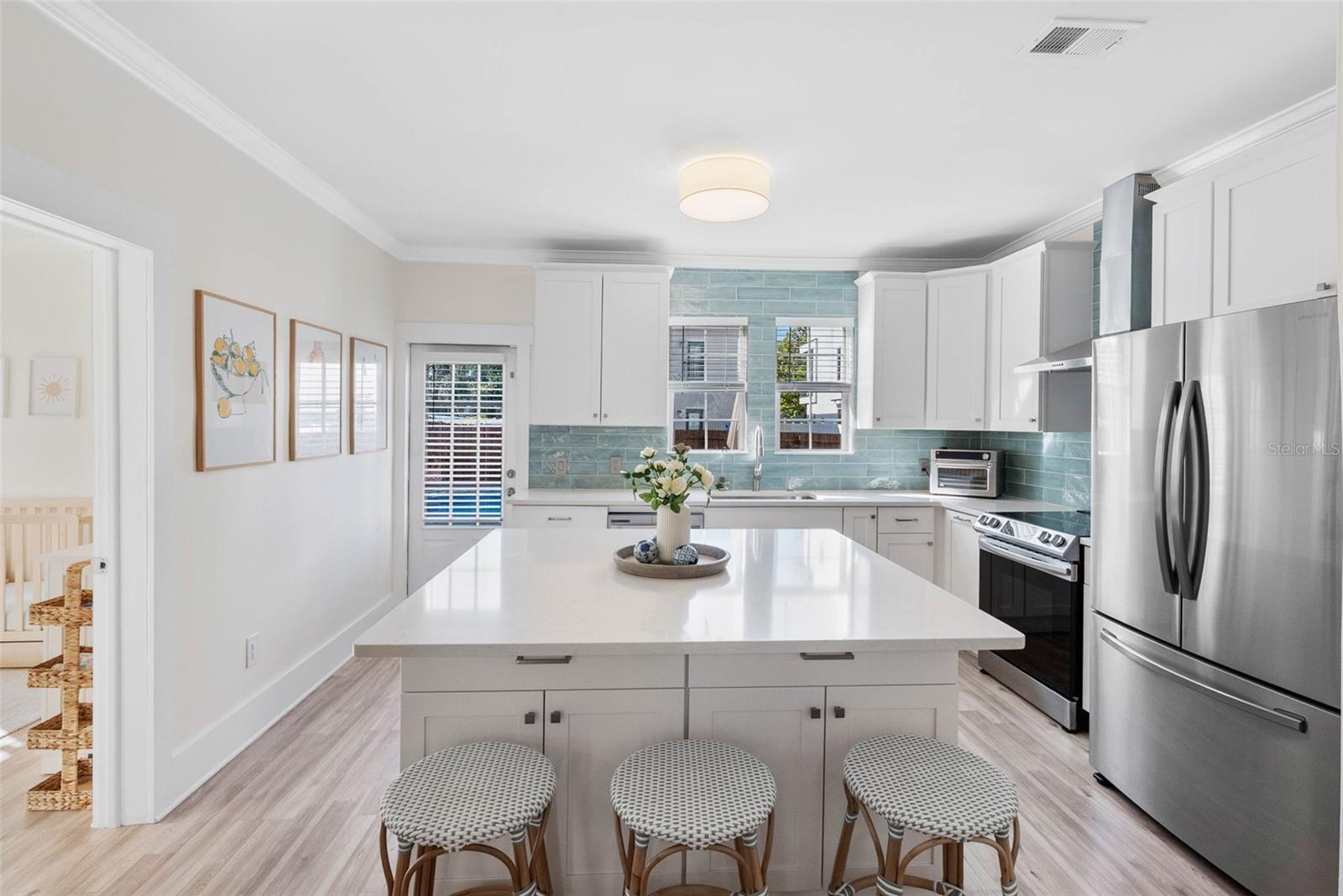 210 W EUCLID AVE