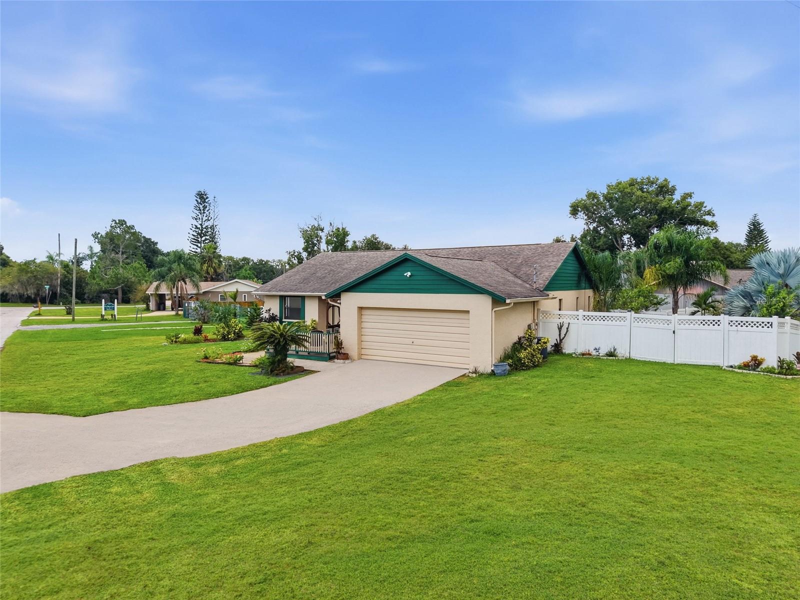 3179 LAKE SAXON DR