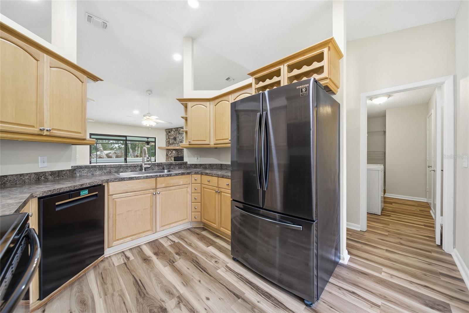 3179 LAKE SAXON DR