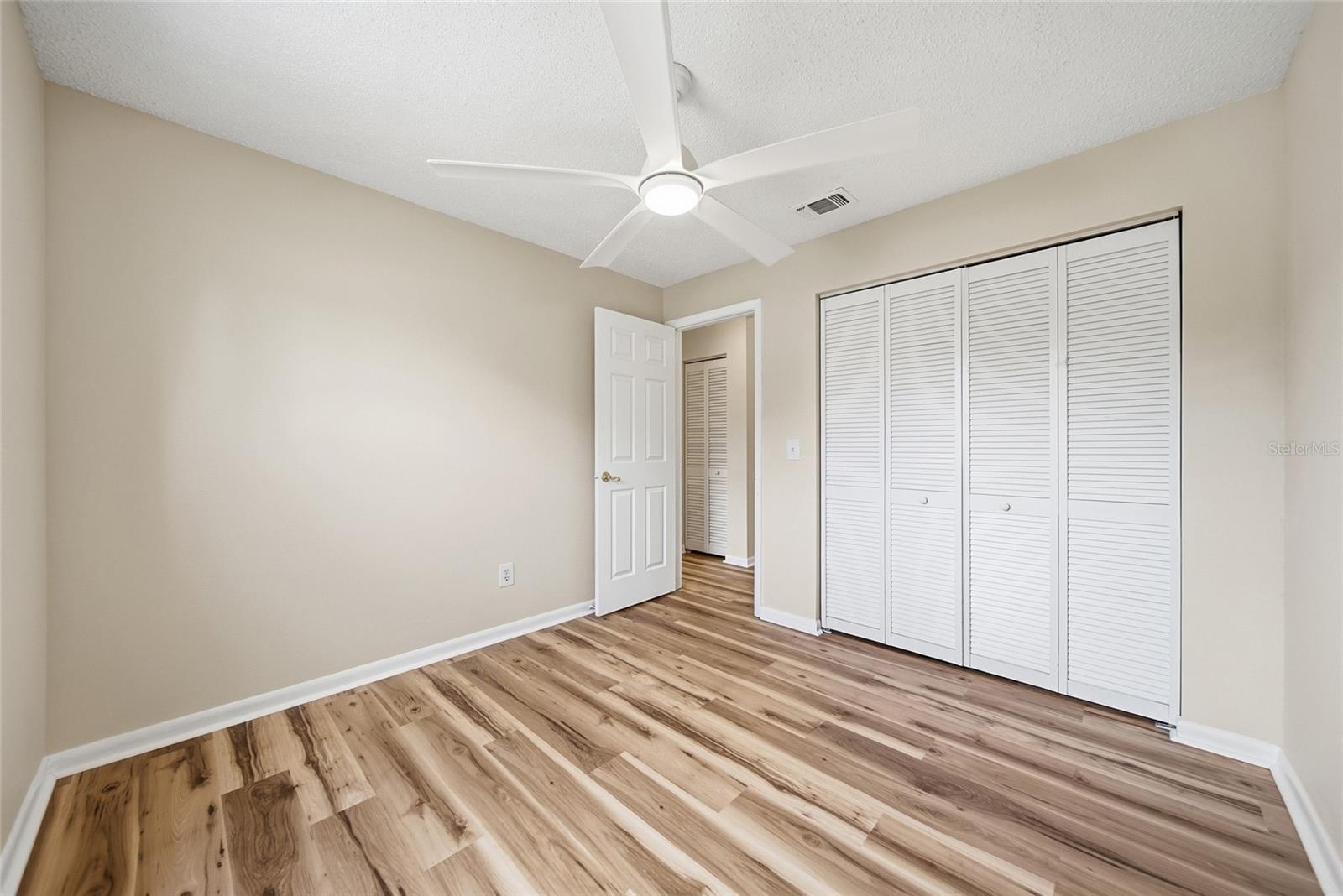 3179 LAKE SAXON DR