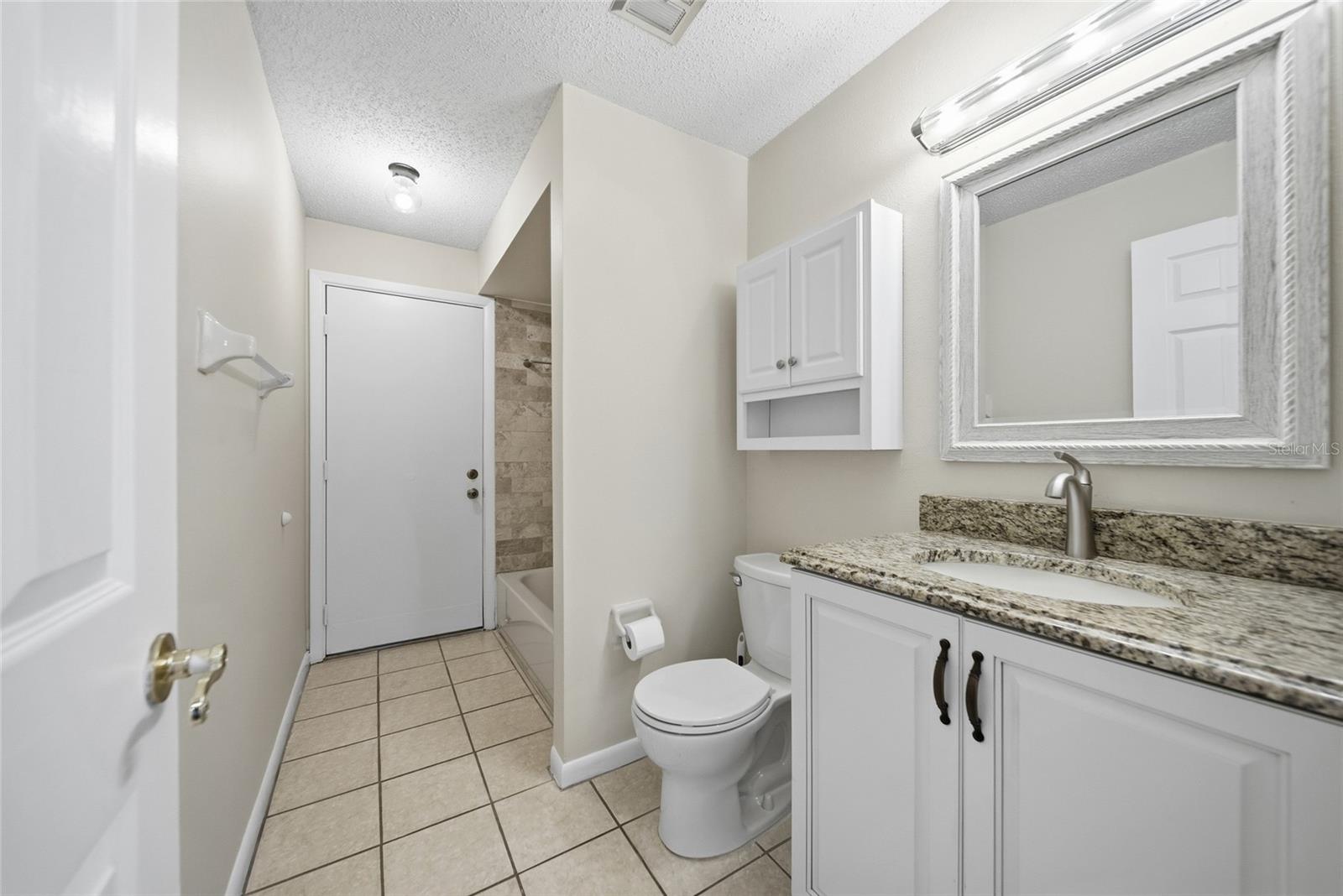 3179 LAKE SAXON DR
