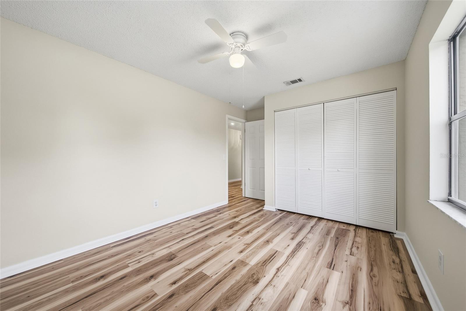 3179 LAKE SAXON DR